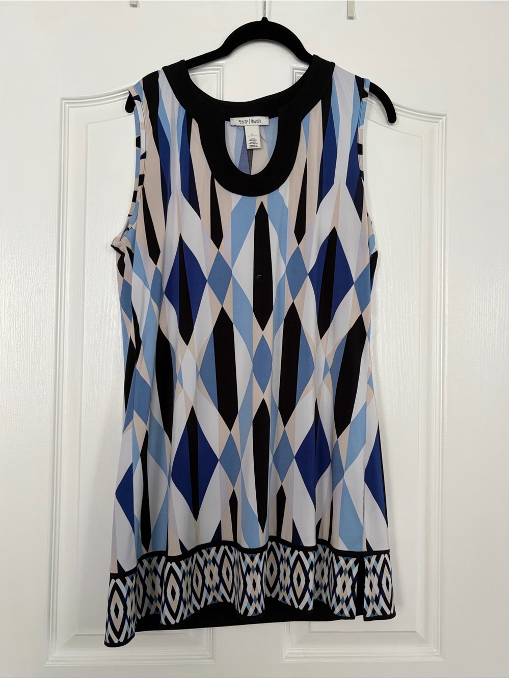 White House black market sleeveless dress the length is 30 inches